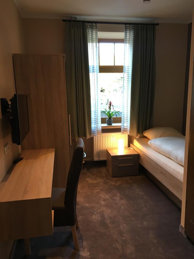 Dorfgasthof Schmitz Schalkenmehren Esterno foto