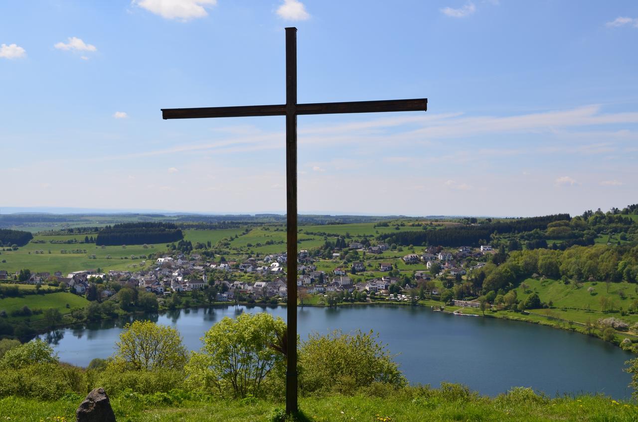 Dorfgasthof Schmitz Schalkenmehren Esterno foto