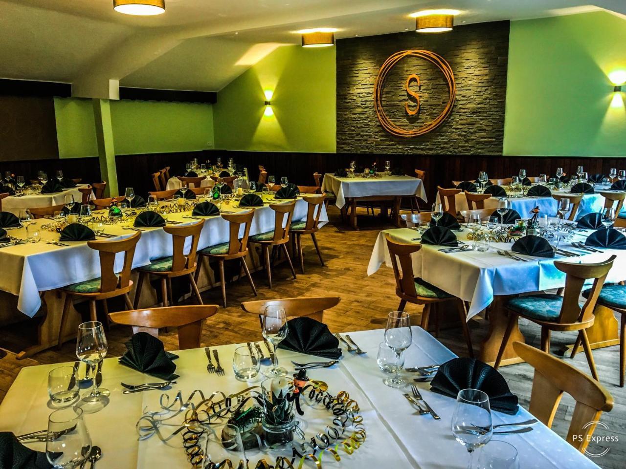 Dorfgasthof Schmitz Schalkenmehren Esterno foto